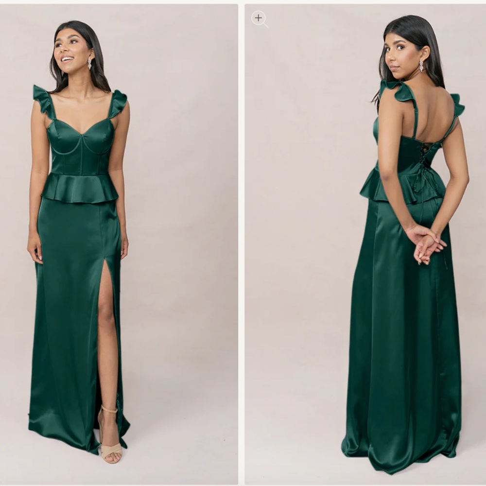 Revelry Emerald Green Piper Satin dress size 4/small NWT